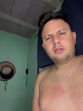 Milanyvero_ doggy and facial camshow - 14.12.2025