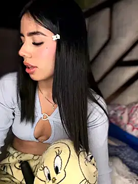 Laura-Khalifa pvt - March 05 2026