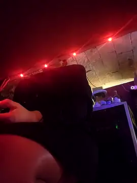 Lady_charlyne footjob show - 04/15/2026