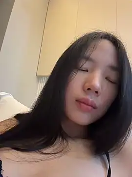 TinyBabe with friend