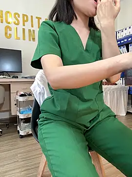 Secretly_masturbating tits and ass